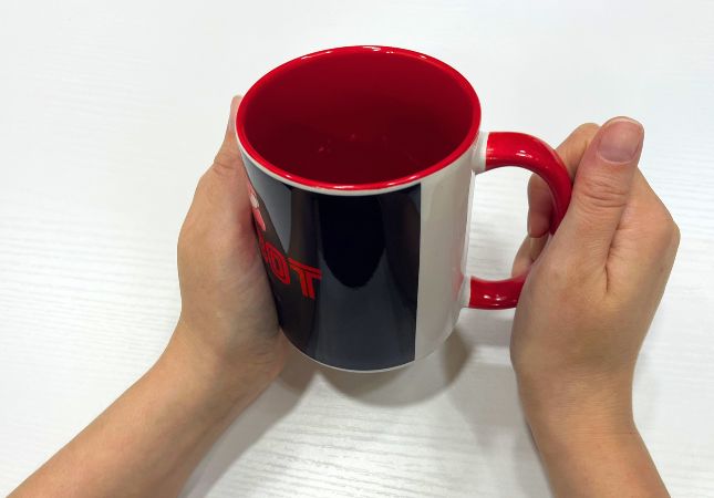 Unboxing de regalo personalizado taza de color rojo